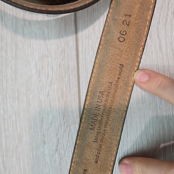 Justin Mens Leather Western Top grain leather USA X5409 sz 52 belt - Picture 3 of 8